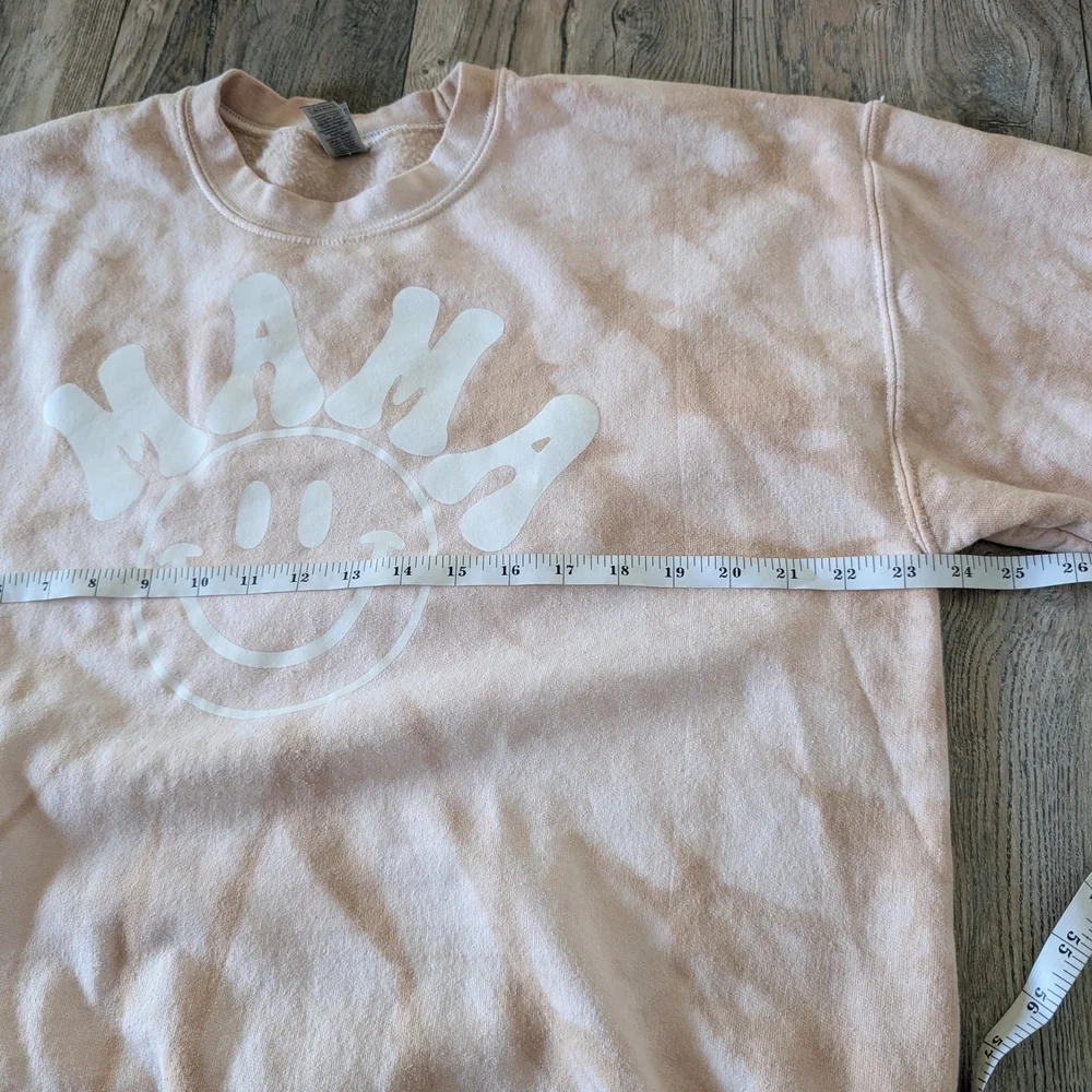 GILDAN 'MAMA' Sweatshirt Tie Dye Peachy Tan with White Graphic Oversized Size L - Picture 8 of 9